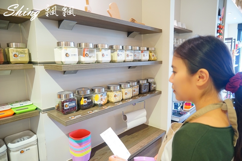 [台中] 趣做點心-甜點DIY，自己做草莓杏仁乳酪塔，還有彩虹蛋糕，糖霜餅乾，創意禮物無極限 @博士生瘋狂日記