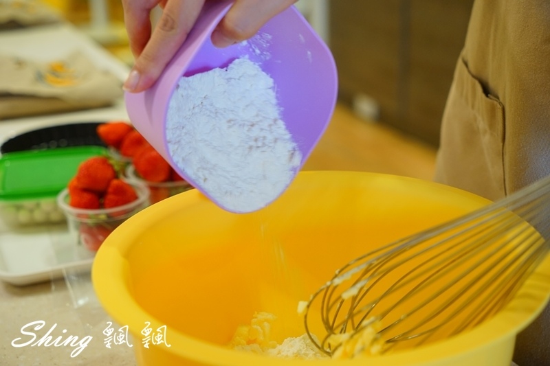 [台中] 趣做點心-甜點DIY，自己做草莓杏仁乳酪塔，還有彩虹蛋糕，糖霜餅乾，創意禮物無極限 @博士生瘋狂日記