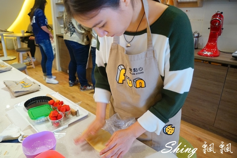 [台中] 趣做點心-甜點DIY，自己做草莓杏仁乳酪塔，還有彩虹蛋糕，糖霜餅乾，創意禮物無極限 @博士生瘋狂日記