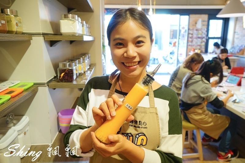 [台中] 趣做點心-甜點DIY，自己做草莓杏仁乳酪塔，還有彩虹蛋糕，糖霜餅乾，創意禮物無極限 @博士生瘋狂日記