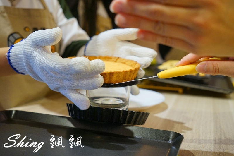 [台中] 趣做點心-甜點DIY，自己做草莓杏仁乳酪塔，還有彩虹蛋糕，糖霜餅乾，創意禮物無極限 @博士生瘋狂日記