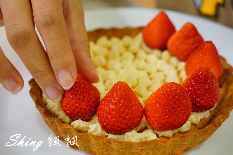 [台中] 趣做點心-甜點DIY，自己做草莓杏仁乳酪塔，還有彩虹蛋糕，糖霜餅乾，創意禮物無極限 @博士生瘋狂日記