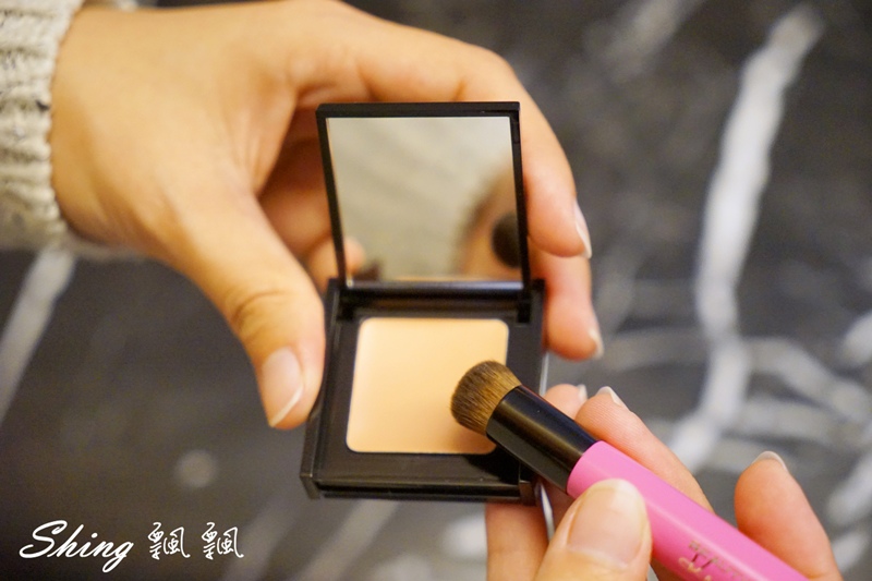 [美妝] BeautyMaker美肌修修專業無痕遮瑕刷-立馬變無暇嬰兒肌 @博士生瘋狂日記