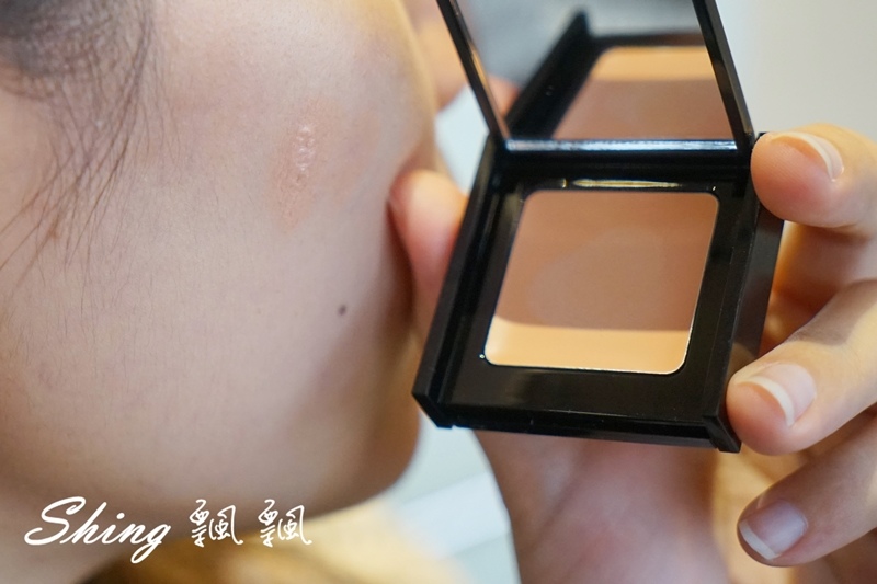[美妝] BeautyMaker美肌修修專業無痕遮瑕刷-立馬變無暇嬰兒肌 @博士生瘋狂日記