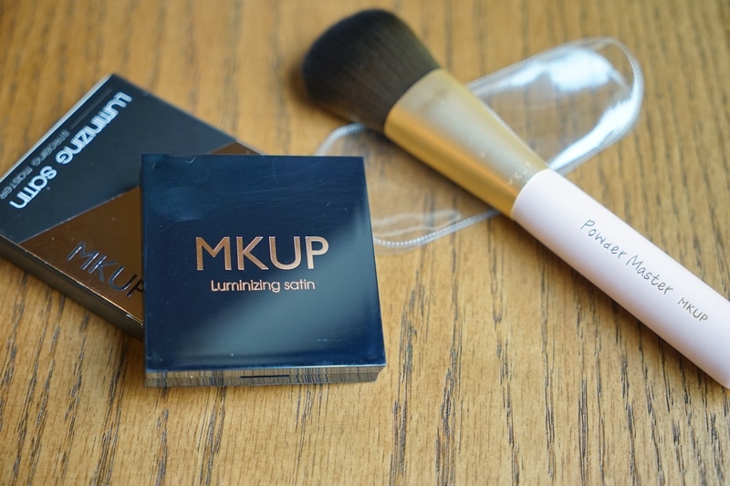 [美妝] MKUP美咖璀璨蘋果光修容餅-太陽光下輕鬆顯現耀眼立體臉蛋 @博士生瘋狂日記