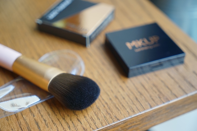 [美妝] MKUP美咖璀璨蘋果光修容餅-太陽光下輕鬆顯現耀眼立體臉蛋 @博士生瘋狂日記