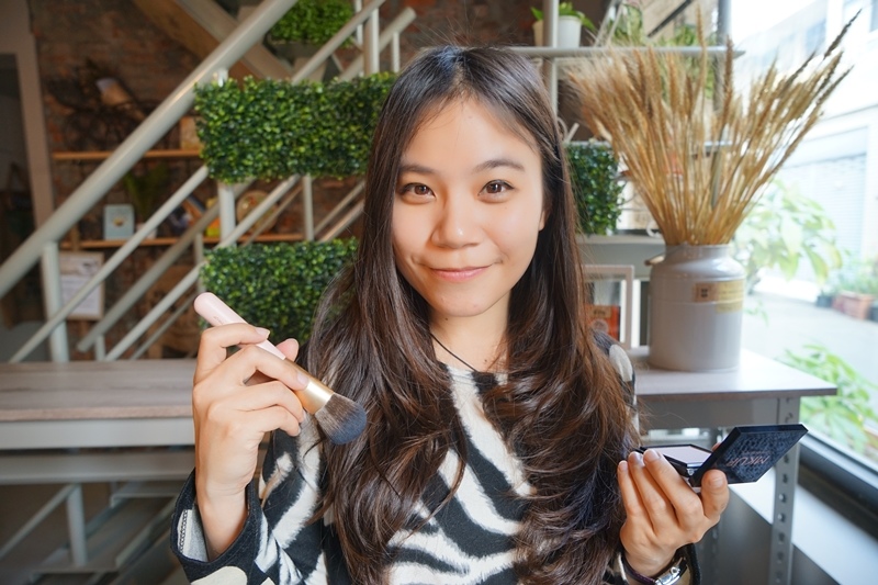 [美妝] MKUP美咖璀璨蘋果光修容餅-太陽光下輕鬆顯現耀眼立體臉蛋 @博士生瘋狂日記
