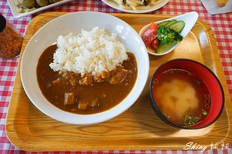 [台中] MICORO KITCHEN-向上市場隱藏日本北海道小點心，伊摩奇小丸子，現在還有道地日式咖哩飯！ @博士生瘋狂日記