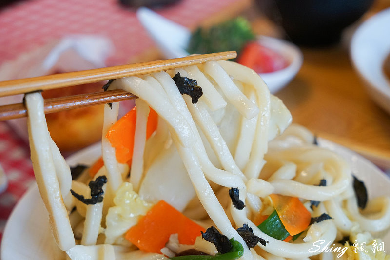 [台中] MICORO KITCHEN-向上市場隱藏日本北海道小點心，伊摩奇小丸子，現在還有道地日式咖哩飯！ @博士生瘋狂日記