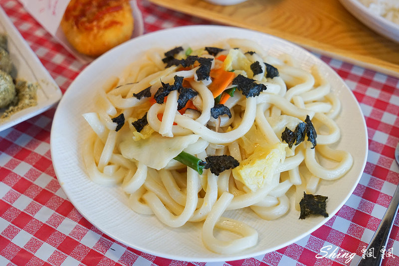 [台中] MICORO KITCHEN-向上市場隱藏日本北海道小點心，伊摩奇小丸子，現在還有道地日式咖哩飯！ @博士生瘋狂日記