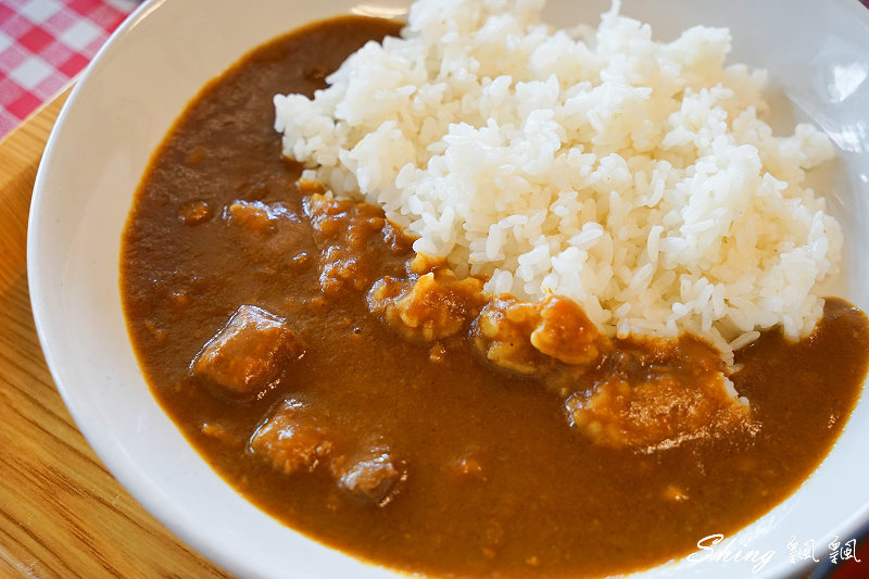 [台中] MICORO KITCHEN-向上市場隱藏日本北海道小點心，伊摩奇小丸子，現在還有道地日式咖哩飯！ @博士生瘋狂日記