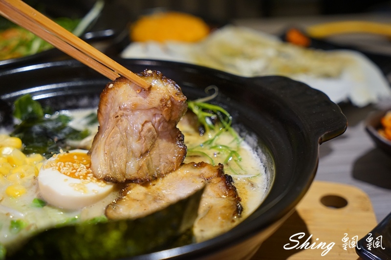 [台中] 信川屋博多豚骨拉麵-勤美巷弄美食，隱藏手作七彩拉麵新登場 ! 每天限量20碗，動作要快啊 ! @博士生瘋狂日記