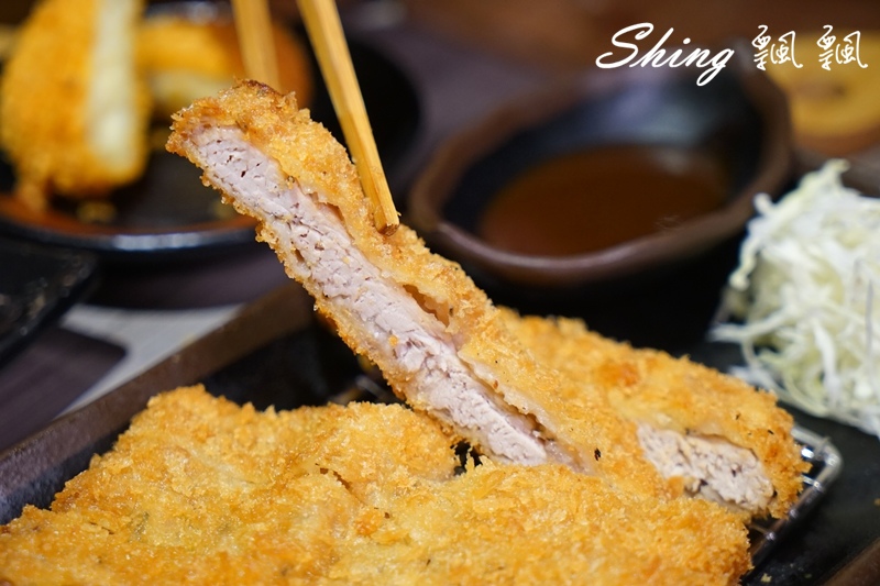 [台中] 信川屋博多豚骨拉麵-勤美巷弄美食，隱藏手作七彩拉麵新登場 ! 每天限量20碗，動作要快啊 ! @博士生瘋狂日記