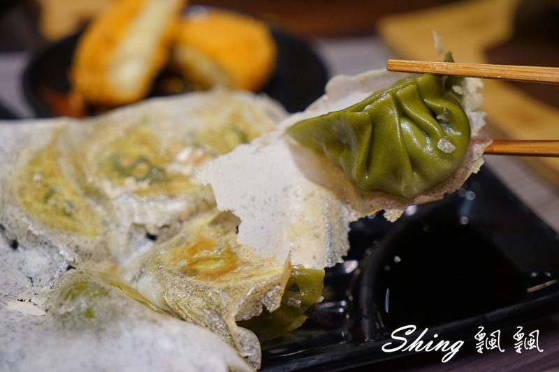 [台中] 信川屋博多豚骨拉麵-勤美巷弄美食，隱藏手作七彩拉麵新登場 ! 每天限量20碗，動作要快啊 ! @博士生瘋狂日記