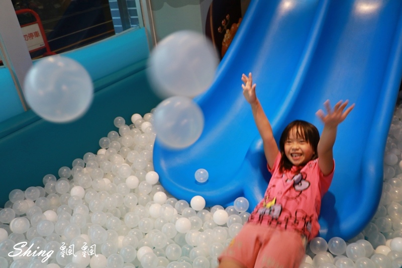 [台中] 台中親子餐廳-UMI親子廚房海洋館，逢甲周邊唯一兒童遊戲天堂，餐點也多樣化 @博士生瘋狂日記