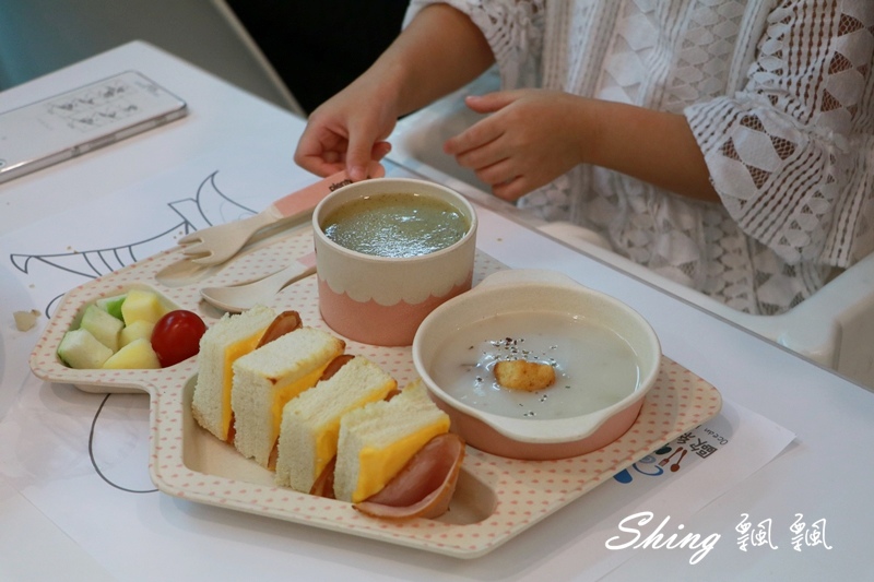 [台中] 台中親子餐廳-UMI親子廚房海洋館，逢甲周邊唯一兒童遊戲天堂，餐點也多樣化 @博士生瘋狂日記