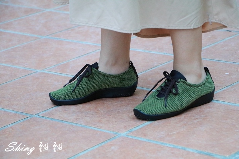 [穿搭] 雅客Arcopedico針織鞋-雙足弓專利鞋底設計，讓你Lifestyle in comfort @博士生瘋狂日記