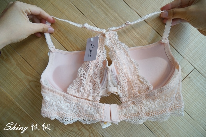 [穿搭] L’adoore蕾朵兒的秘密盒子-高質感法式成套內衣，讓內在外在一樣精彩，還有法式粉色睡衣 @博士生瘋狂日記