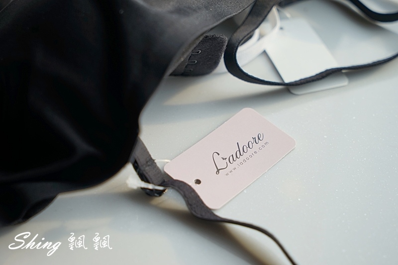 [穿搭] L’adoore蕾朵兒的秘密盒子-高質感法式成套內衣，讓內在外在一樣精彩，還有法式粉色睡衣 @博士生瘋狂日記