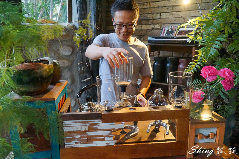 [台中] 13咖啡-台中南屯咖啡館，不需點餐的個性咖啡館，感受咖啡的純粹 @博士生瘋狂日記