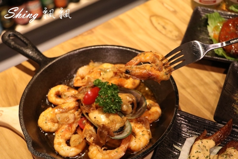 [台中] 薩克森比利時餐酒館自由店-台中中區最棒餐酒館and飛鏢聚餐場地，12節氣啤酒你都喝過了沒?! @博士生瘋狂日記
