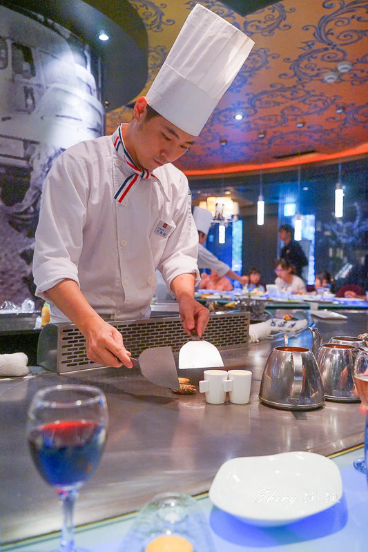 [美食] 夏慕尼新香榭鐵板燒台中大隆店-台中精明商圈餐廳推薦，吃的精巧又吃的飽，1030套餐滿意超值 @博士生瘋狂日記