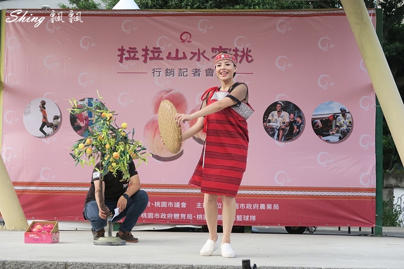 [桃園] 拉拉山水蜜桃，盛夏必搶超JUICY-掌握3大要點，水蜜桃挑選不失誤!! @博士生瘋狂日記