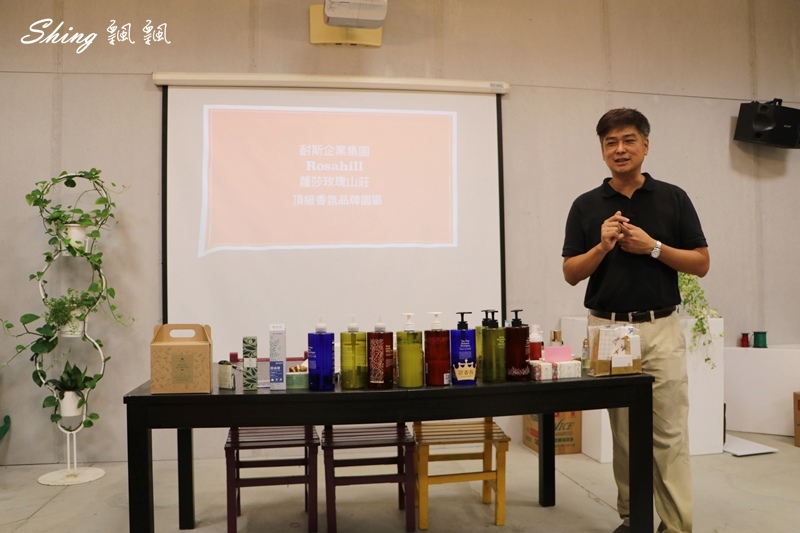 [雲林古坑] 蘿莎玫瑰山莊ROSAHILL-500種玫瑰品種夢幻花園，可以看到世界上最小的溫室玫瑰!! @博士生瘋狂日記