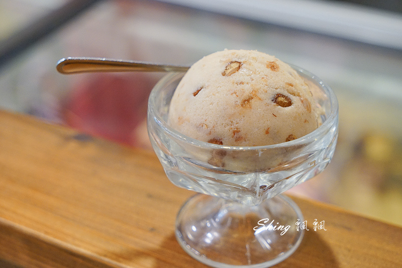 [台北美食] 雪王冰淇淋，台北70年老冰店，懷舊復古美味，獨家73種冰淇淋口味，忘不了的豬腳口味！ @博士生瘋狂日記