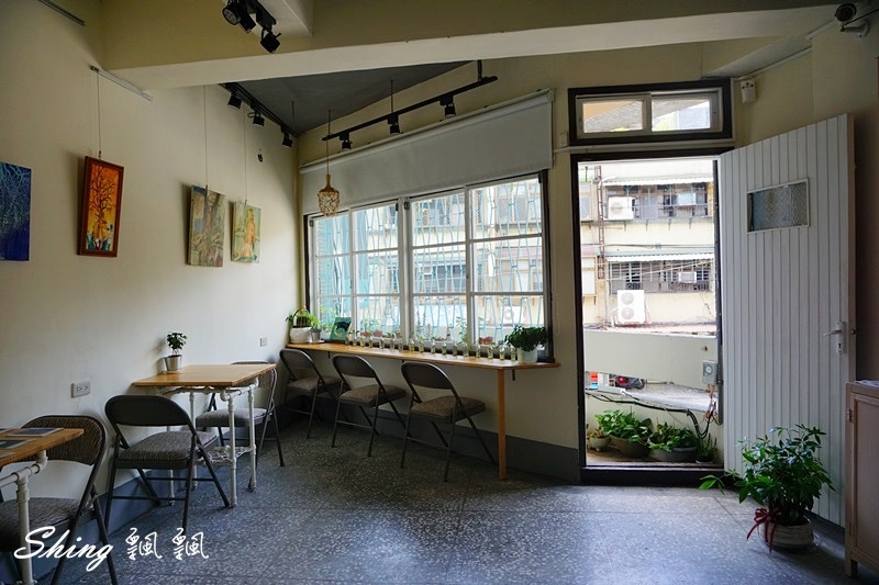 [台北板橋] 稼咖啡Jia Cafe-板橋咖啡廳複合藝文展覽，還有幸福的手做甜點加上專業手沖咖啡 @博士生瘋狂日記
