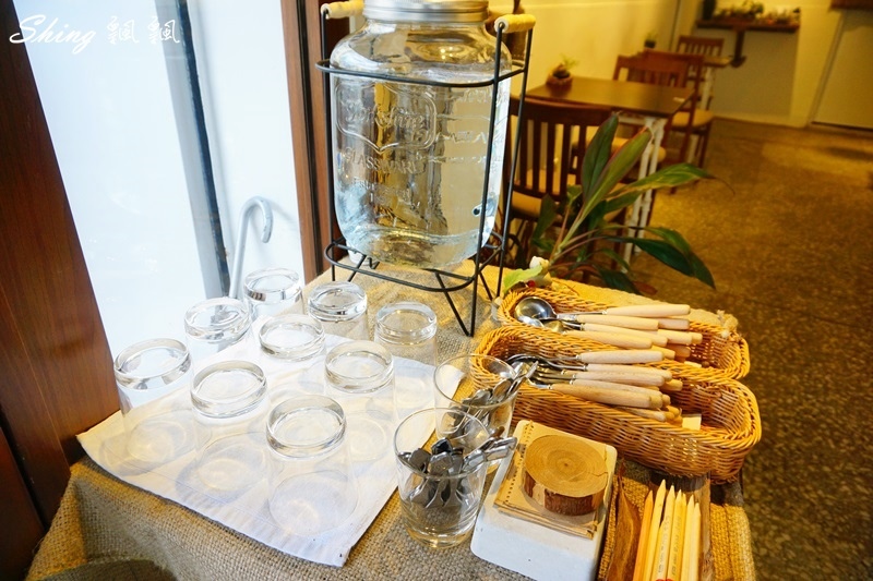 [台北板橋] 稼咖啡Jia Cafe-板橋咖啡廳複合藝文展覽，還有幸福的手做甜點加上專業手沖咖啡 @博士生瘋狂日記