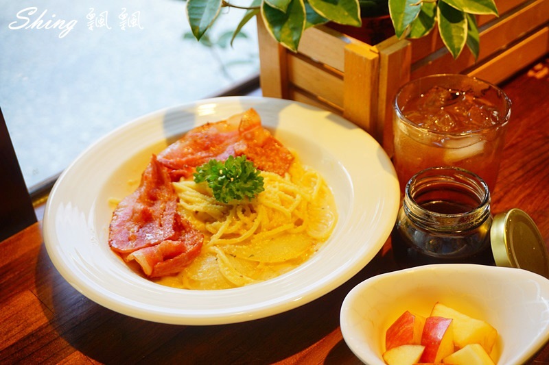 [台北板橋] 稼咖啡Jia Cafe-板橋咖啡廳複合藝文展覽，還有幸福的手做甜點加上專業手沖咖啡 @博士生瘋狂日記