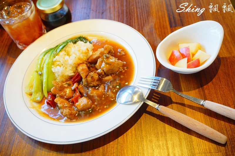 [台北板橋] 稼咖啡Jia Cafe-板橋咖啡廳複合藝文展覽，還有幸福的手做甜點加上專業手沖咖啡 @博士生瘋狂日記