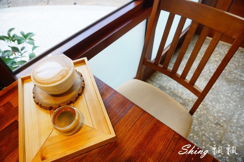 [台北板橋] 稼咖啡Jia Cafe-板橋咖啡廳複合藝文展覽，還有幸福的手做甜點加上專業手沖咖啡 @博士生瘋狂日記