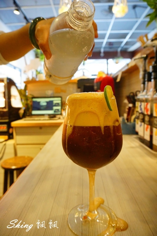 [台北板橋] 稼咖啡Jia Cafe-板橋咖啡廳複合藝文展覽，還有幸福的手做甜點加上專業手沖咖啡 @博士生瘋狂日記