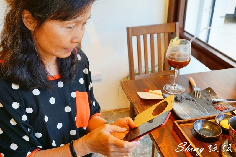 [台北板橋] 稼咖啡Jia Cafe-板橋咖啡廳複合藝文展覽，還有幸福的手做甜點加上專業手沖咖啡 @博士生瘋狂日記