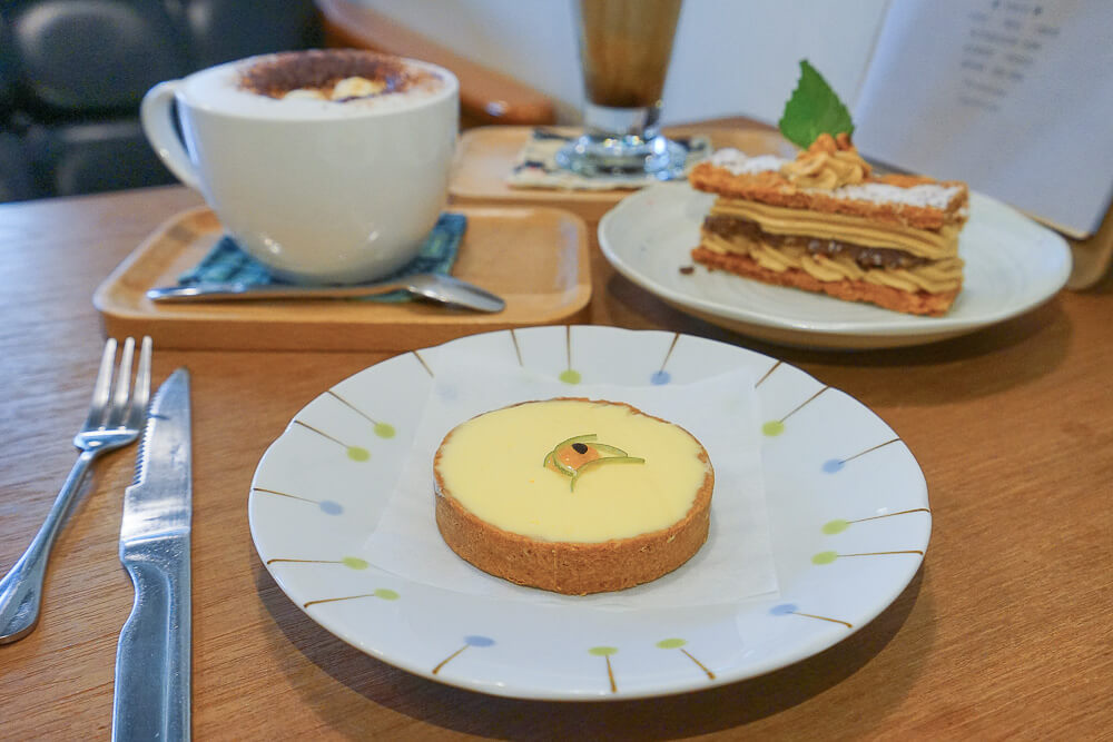 [苗栗美食] 甜宅Cafe-苗栗市咖啡館，隱藏巷弄內的靜謐空間，不賣輕食，只有甜點跟咖啡的巷弄下午茶 @博士生瘋狂日記