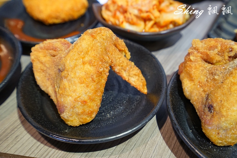 信川屋有機玫瑰拉麵新登場-全台唯一玫瑰拉麵，重成本製作吃的到玫瑰香氣，堅持手作麵條及熬煮高湯，勤美隱藏巷弄拉麵店 @博士生瘋狂日記