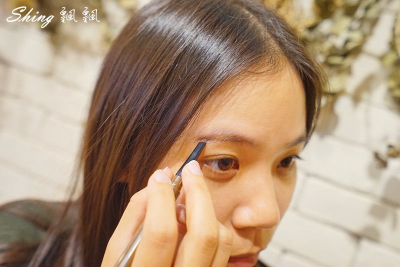 Miss Hana花娜小姐妝素顏賴床霜-玫瑰粉色的賴床快速上妝術 @博士生瘋狂日記
