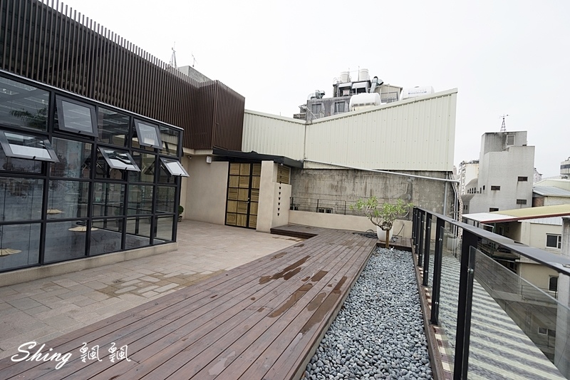 台中莿桐花文創微旅-2018新開幕住宿，超適合拍照的台中住宿旅店，近第四信用合作社冰店及台中火車站 @博士生瘋狂日記
