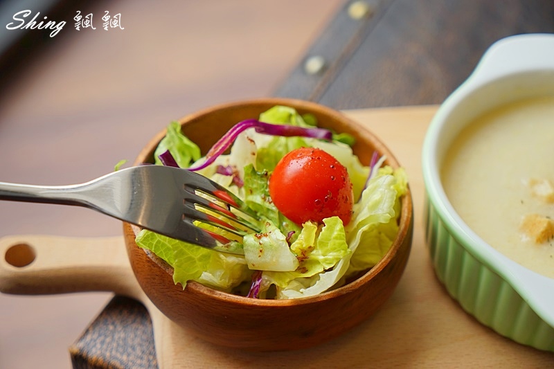 午街貳拾Cafe Bistro-精誠商圈早午餐推薦，不限時專業餐點，落地窗環境跟親切店員大加分 @博士生瘋狂日記