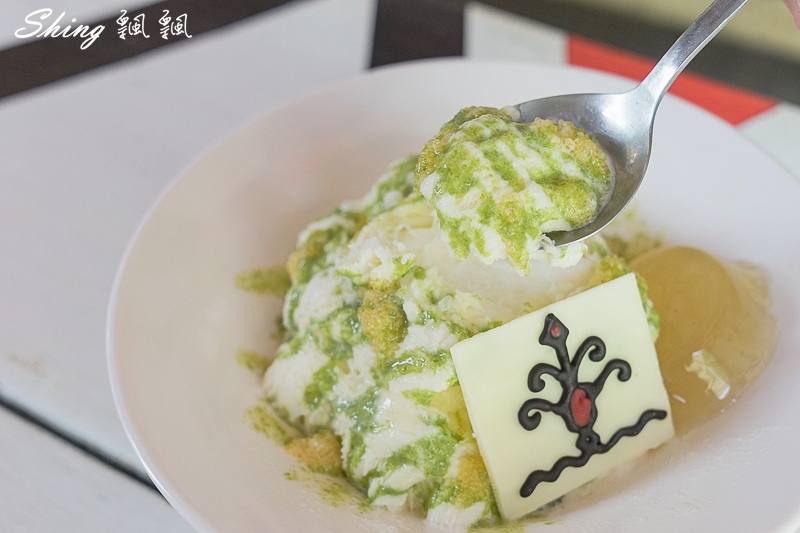 蘭嶼冰店消暑必需品-狠舔雪花冰，大推海草飛魚卵雪花冰，芋頭系列都是自己種的!! @博士生瘋狂日記