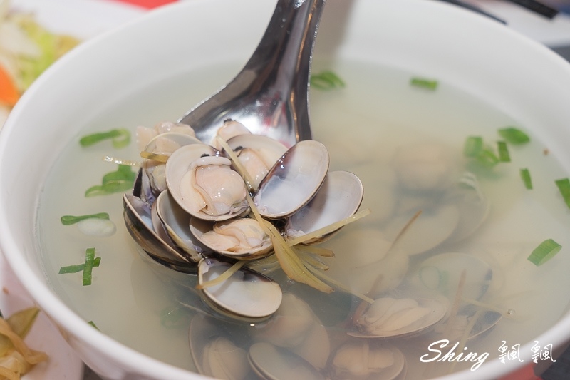 蘭嶼冰店消暑必需品-狠舔雪花冰，大推海草飛魚卵雪花冰，芋頭系列都是自己種的!! @博士生瘋狂日記