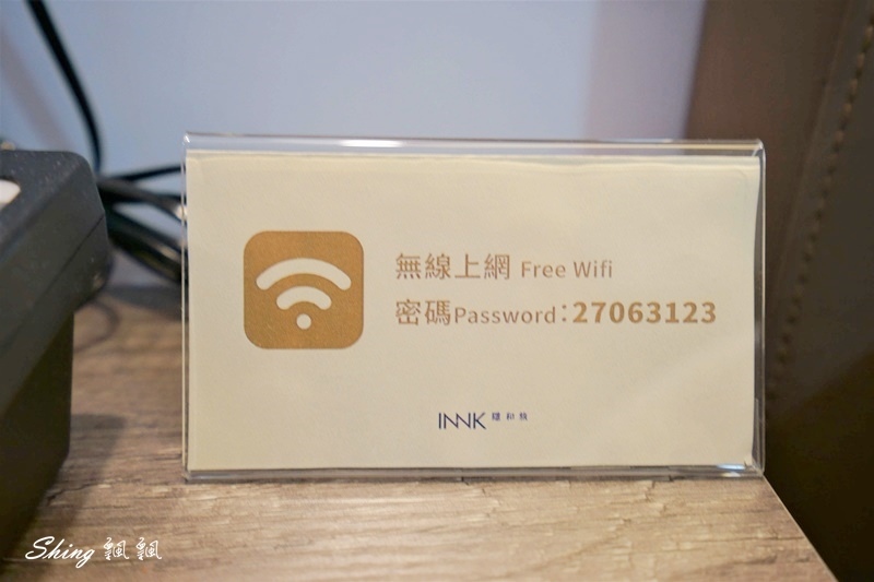 INNK隱和旅-逢甲夜市住宿推薦，機能性佳，雙人房中間陽台還有秘密通道 @博士生瘋狂日記