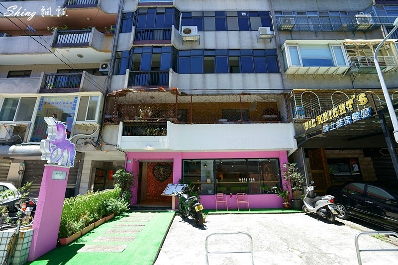 圖角獸咖啡Paint cafe-台北東區角色變裝咖啡館，IG網美下午茶餐廳，公主系列衣服最受歡迎，但我竟然比較適合馬力歐! @博士生瘋狂日記