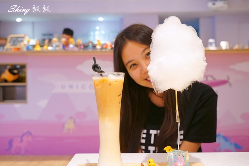 圖角獸咖啡Paint cafe-台北東區角色變裝咖啡館，IG網美下午茶餐廳，公主系列衣服最受歡迎，但我竟然比較適合馬力歐! @博士生瘋狂日記