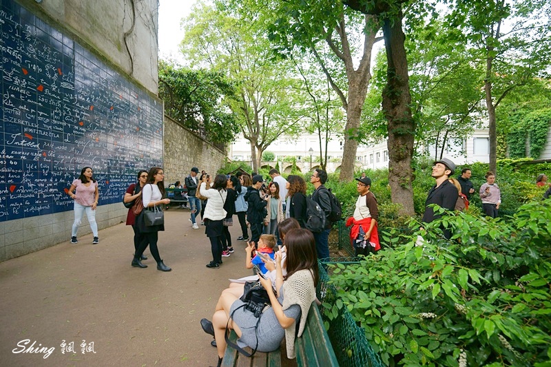 法國巴黎旅遊景點-蒙馬特愛牆Le mur des je t’aime，巴黎聖心大教堂路上浪漫心動小景點 @博士生瘋狂日記