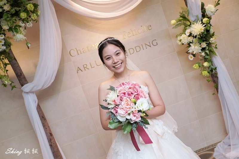 艾洛詩海外婚禮Arluis Wedding-夏威夷vs關島海外婚禮推薦，絕美水晶教堂，海邊奔跑海島浪漫婚禮首選 @博士生瘋狂日記