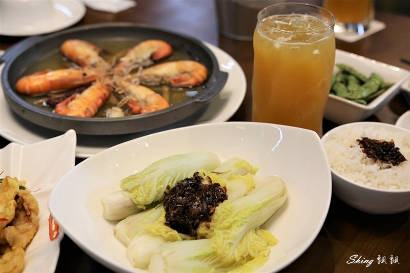 鴻龍宴活蝦料理-台中浮誇大船停泊餐廳，鮮甜海鮮中式料理聚餐首選，乾淨寬敞好停車 @博士生瘋狂日記