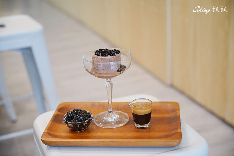 黑沃咖啡HWC-黑沃烘豆冠軍黑咖啡+秋季H&auml;agen-Dazs聯名阿芙加朵咖啡甜點 @博士生瘋狂日記
